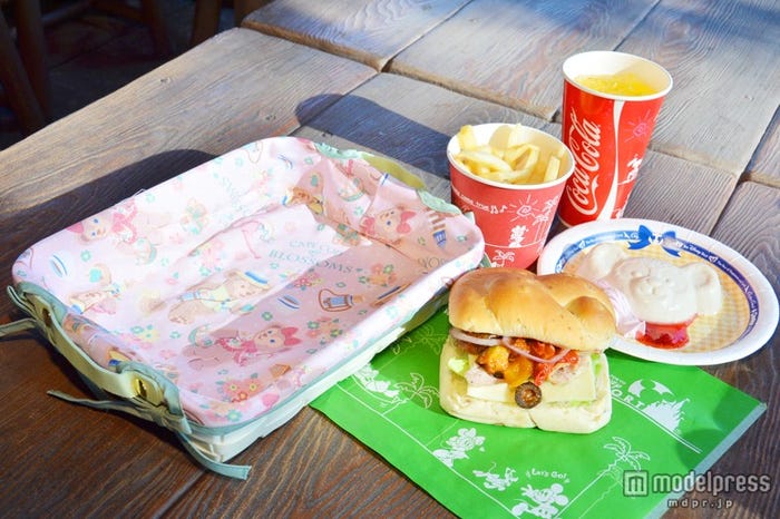 「スペシャルセット、スーベニアバスケット付き」