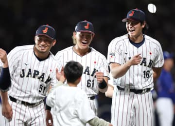 大谷翔平 日本でも見せたいつものルーティン 国歌斉唱後に相手ベンチへ一礼「動きかっこよすぎる」規定で試合に出場できずも