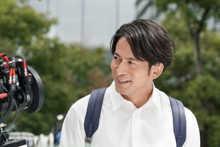 岡田准一/新CM「アイスのコーヒーのみにいこ!」篇メイキングより(提供写真)