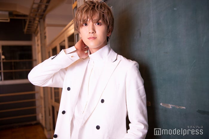 草地稜之(C)モデルプレス