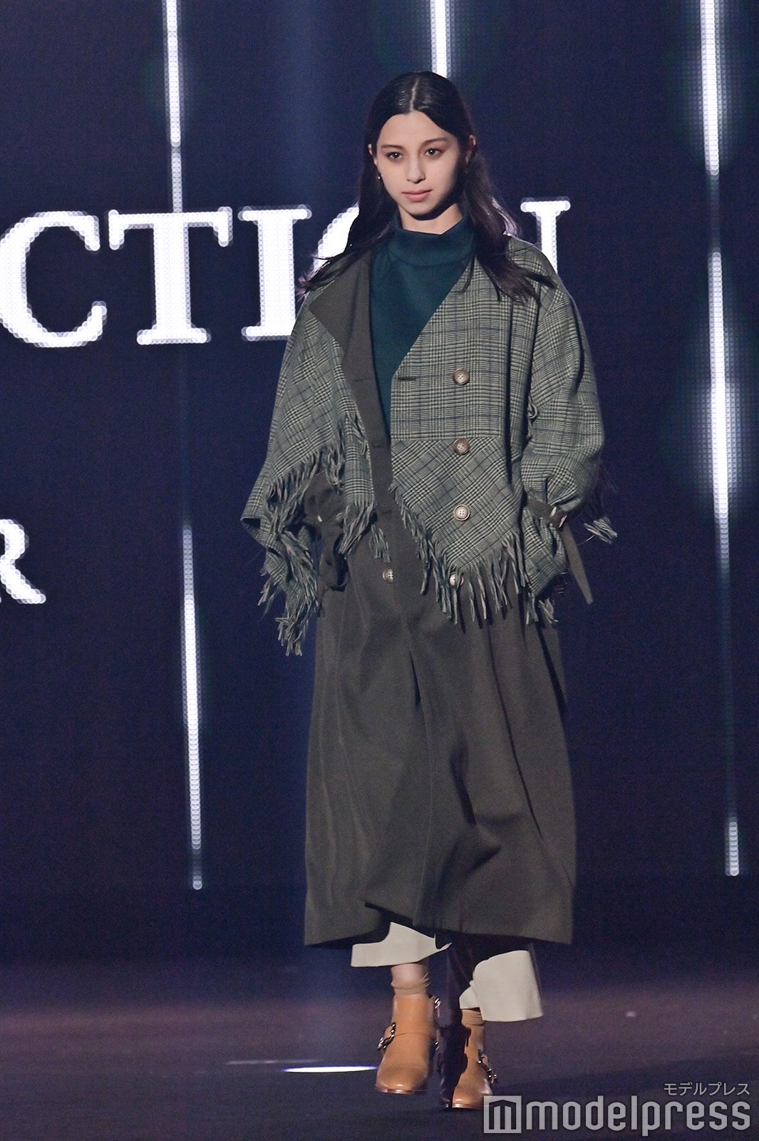 （C）モデルプレス