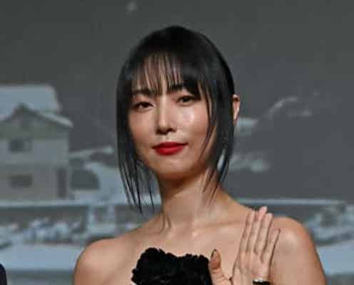 MEGUMI、美しい上半身強調のドレス 息子への愛語る「10回LINEして8回既読スルーされるものの…大好きです」