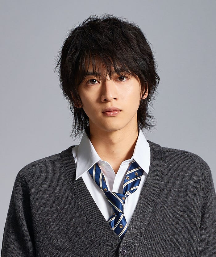 飯島寛騎(C)HJホールディングス