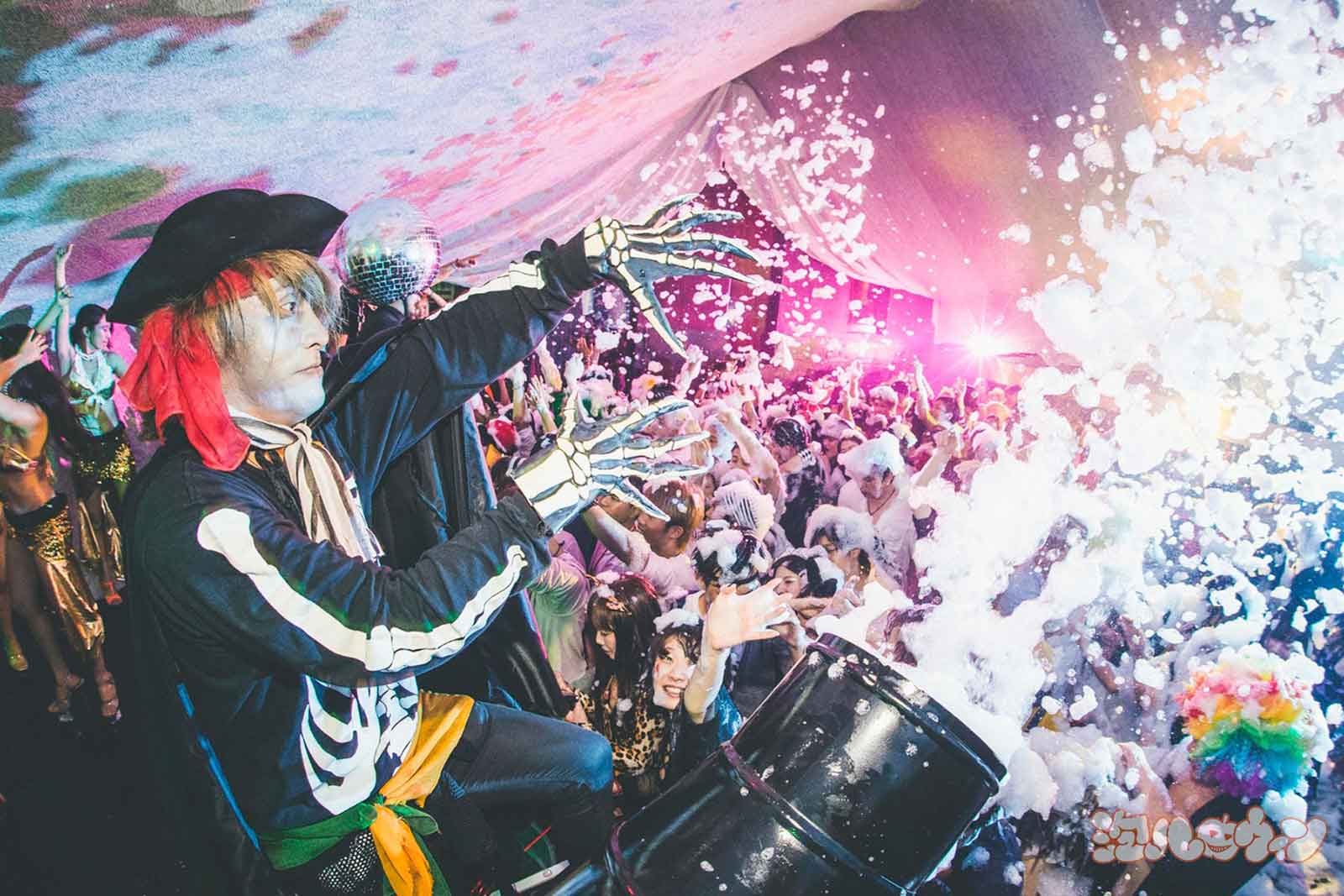 泡ゾンビ／画像提供：株式会社 アフロ＆コー