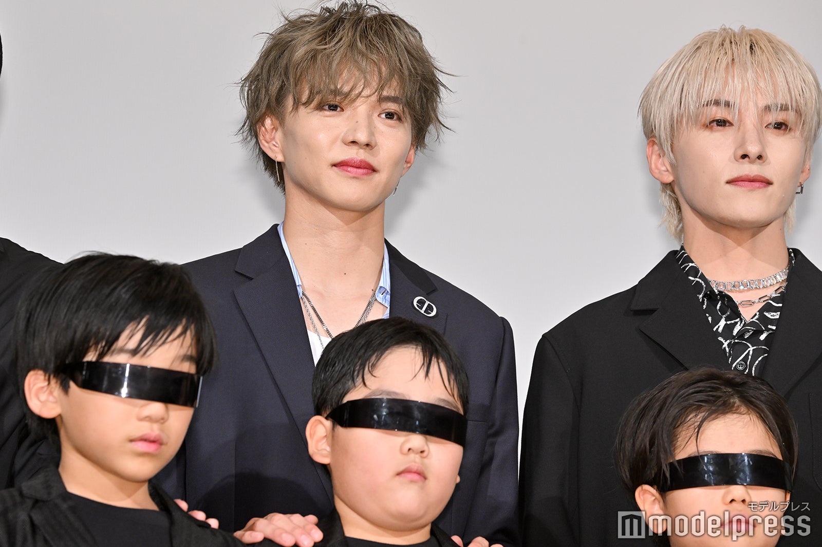 佐藤大樹、川西拓実（C）モデルプレス