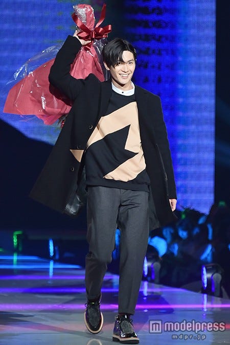 三浦春馬/「神戸コレクション2015 A/W」ランウェイより