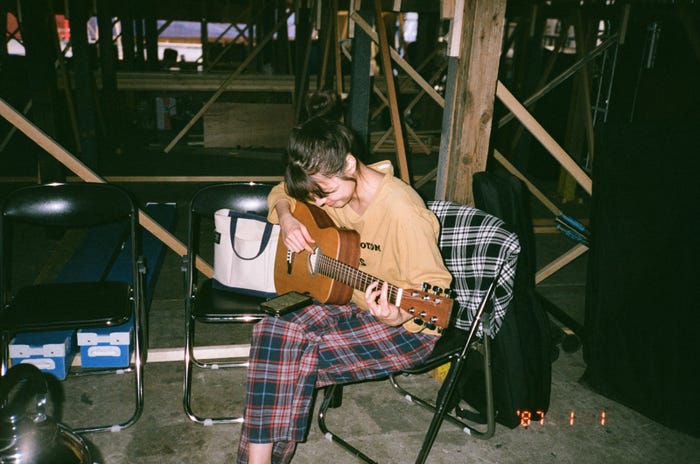 菅田将暉 有村架純 プライベート感満載のエモすぎオフショット公開 花束みたいな恋をした モデルプレス 菅田将暉 有村架純 プライベート感満載のエモすぎオフショット公開 花束みたいな恋をした モデルプレス