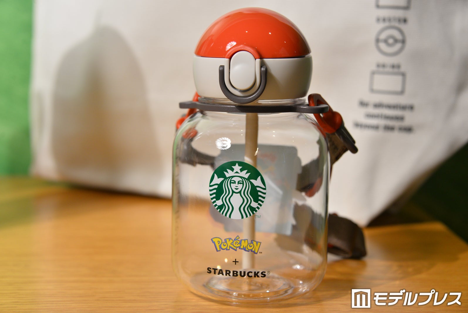 『Pokemon + STARBUCKS ストラップ付ストロータンブラー コーヒーアドベンチャー 458ml』￥4,800（C）モデルプレス