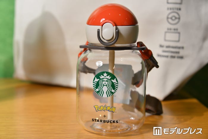 『Pokemon + STARBUCKS ストラップ付ストロータンブラー コーヒーアドベンチャー 458ml』¥4,800(C)モデルプレス