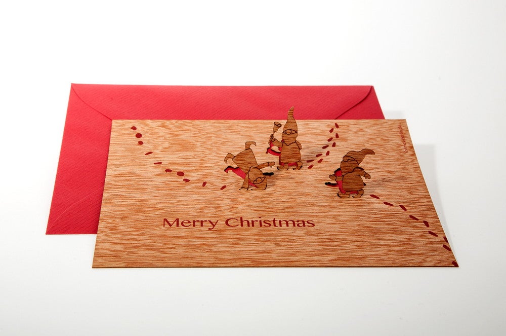 木製３D ポストカード850円～／画像提供：株式会社 横浜赤レンガ