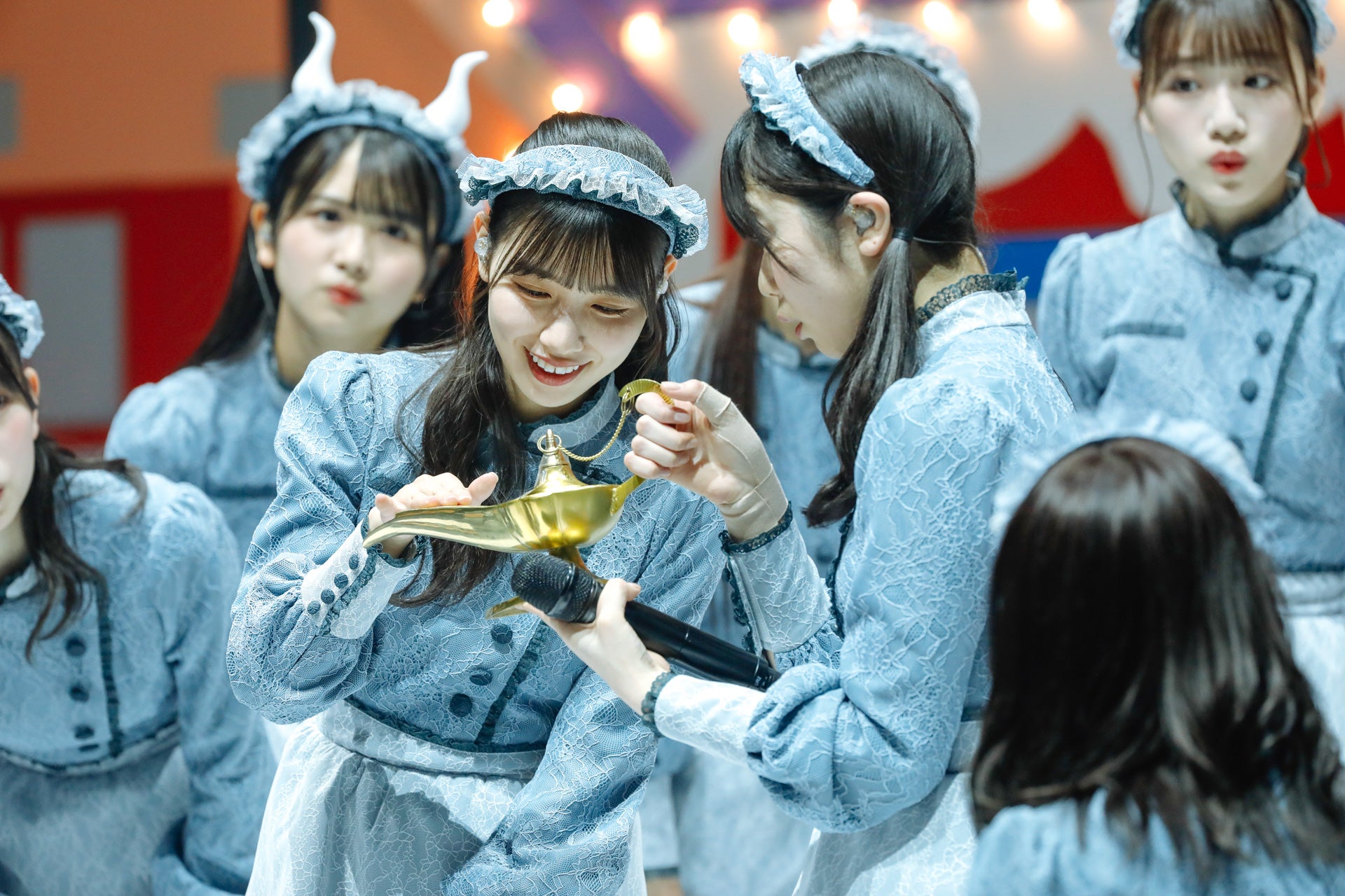 日向坂46 配信ライブで過去最大規模演出 松田好花サプライズ復帰 オードリー若林正恭も登場 ひなくり おばけホテルと22人のサンタクロース モデルプレス 日向坂46 配信ライブで過去最大規模演出 松田好花サプライズ復帰 オードリー若林正恭も登場 ひなくり おばけホテルと22人のサンタクロース モデルプレス