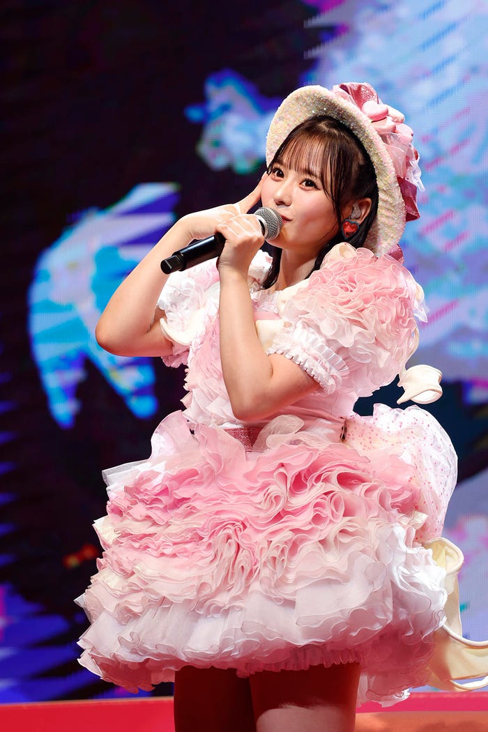 =LOVE齊藤なぎさ「~齊藤なぎさ卒業コンサート~ 現役アイドルちゅ~ みんなのこと大好きだよ」より(提供写真)