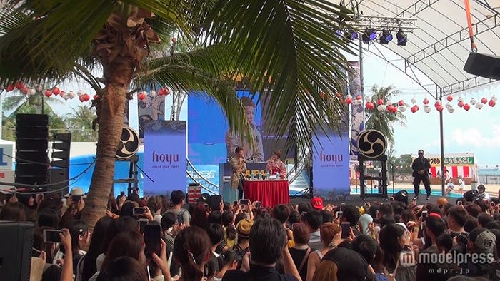 1000人超のファンで熱気に包まれた