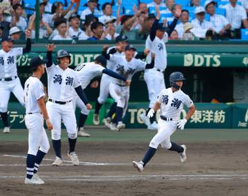 鳴門渦潮が延長十回サヨナラ勝ち 現校名では初勝利 前身の鳴門工時代の08年以来、18年ぶり甲子園白星
