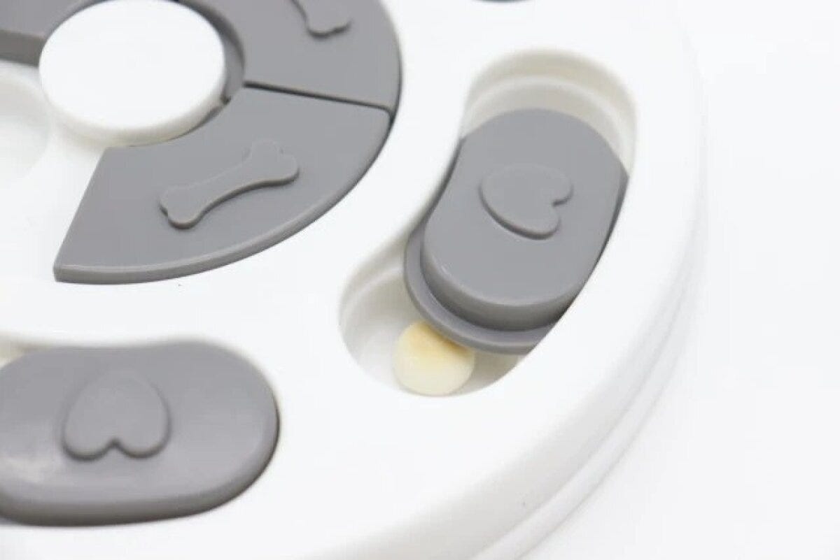 ダイソーの専門店レベルのペット知育玩具