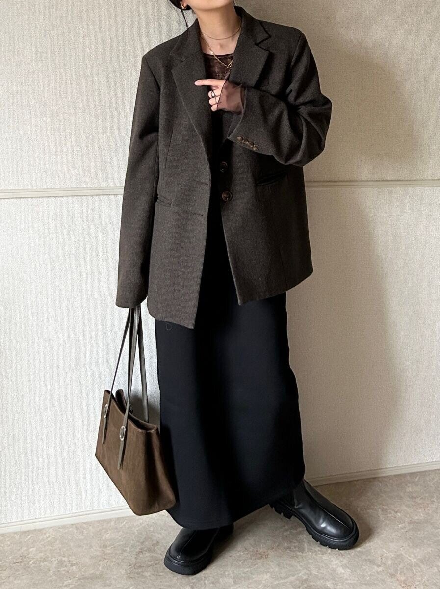 GUヘビーウェイトスウェットナロースカートとジャケットコーデ
