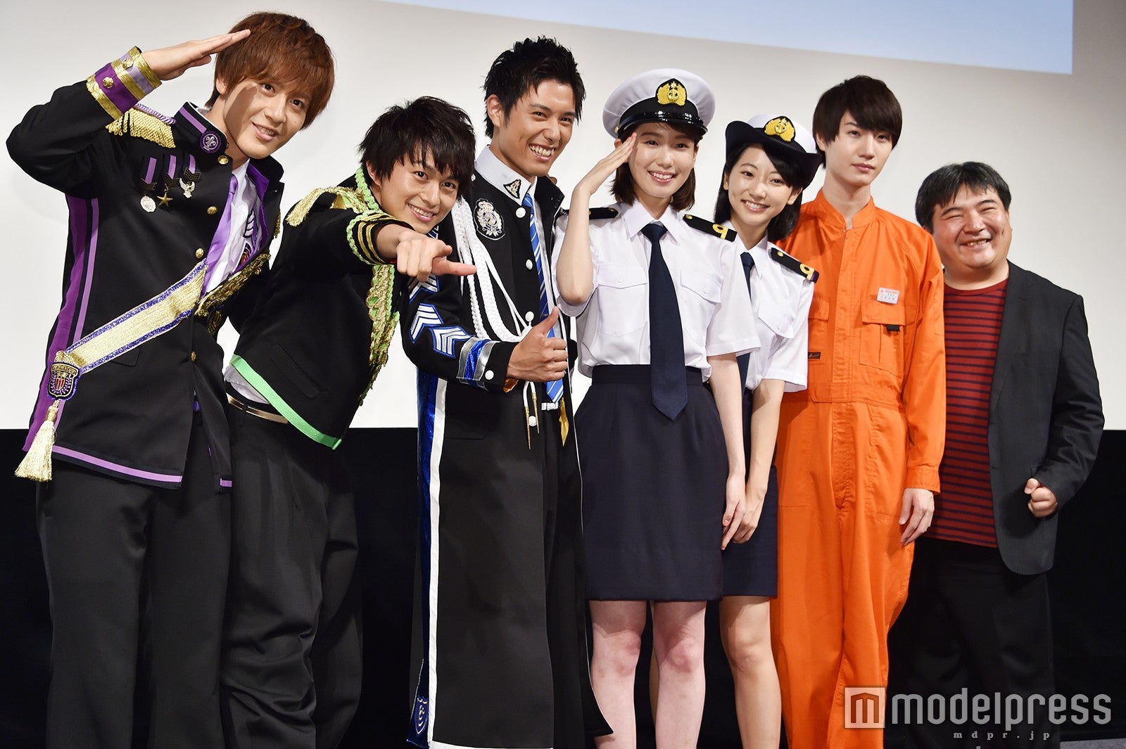 土田拓海、小林豊、勇翔（BOYS AND MEN）、飯豊まりえ、武田玲奈、桜田通、井口昇監督（C）モデルプレス