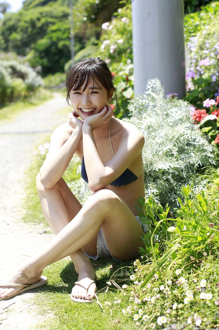 鈴木友菜(c)佐藤佑一(c)集英社/週刊プレイボーイ