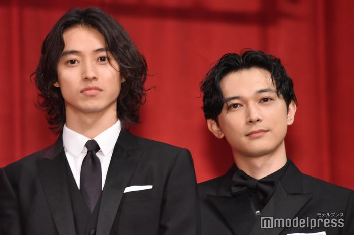 山崎賢人、吉沢亮 (C)モデルプレス