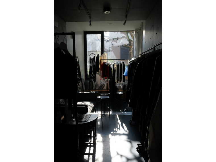 「フォトコピュー」 アトリエの一角に直営店「FOA」をオープン