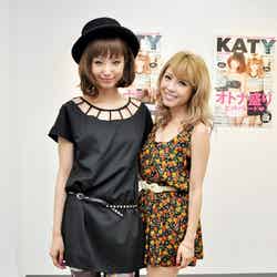 雑誌「KATY」6月号発売記念イベントを開催（写真左から）出岡美咲、寿るい