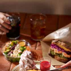 コナズ珈琲から新ブランド「KNOWS COFFEE」千葉に1号店 パンケーキバー&製法選ぶコーヒー体験