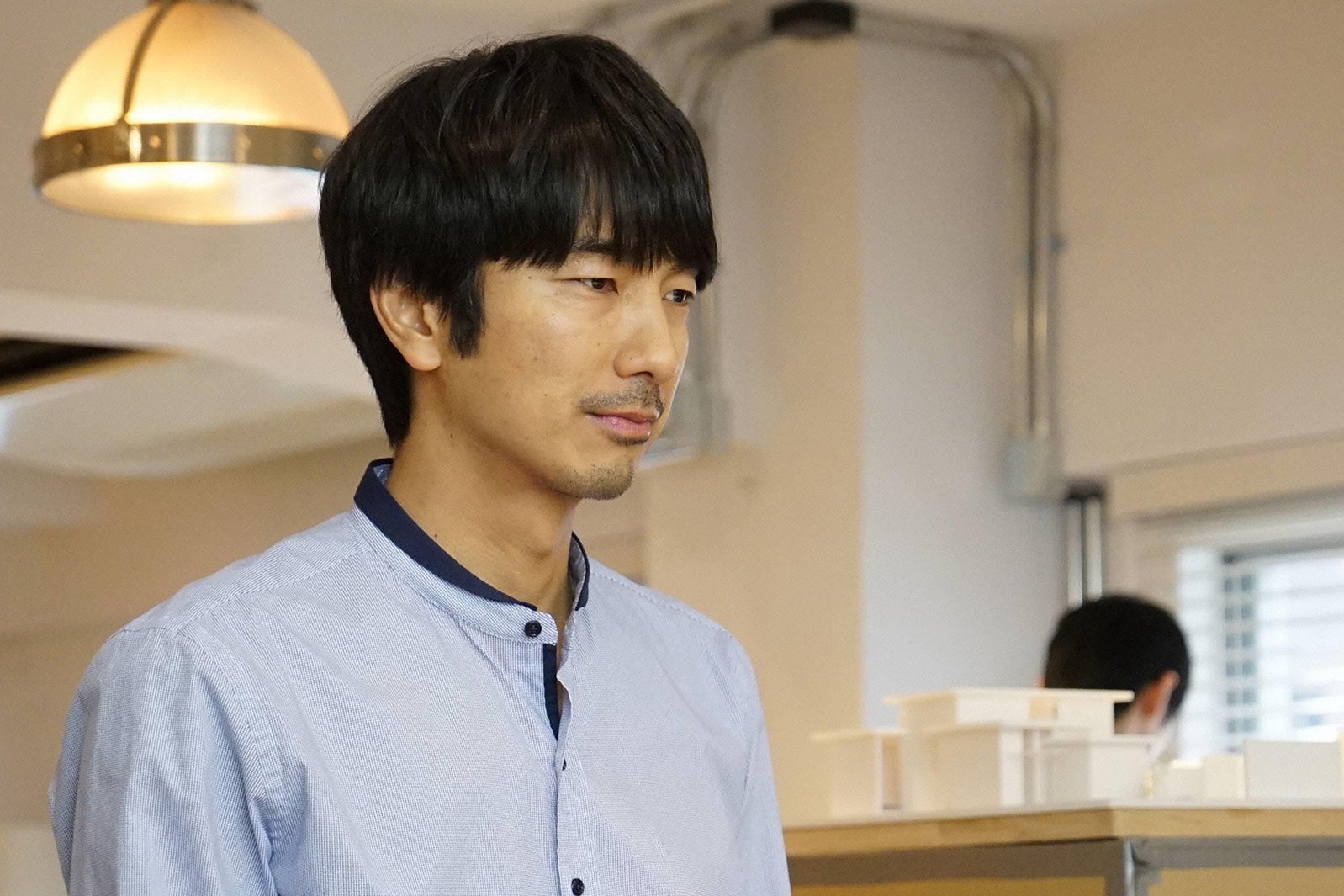 眞島秀和／「隣の家族は青く見える」第5話より（C）フジテレビ