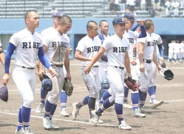 履正社が6回コールド勝ち 辻竜乃介内野手は二塁打