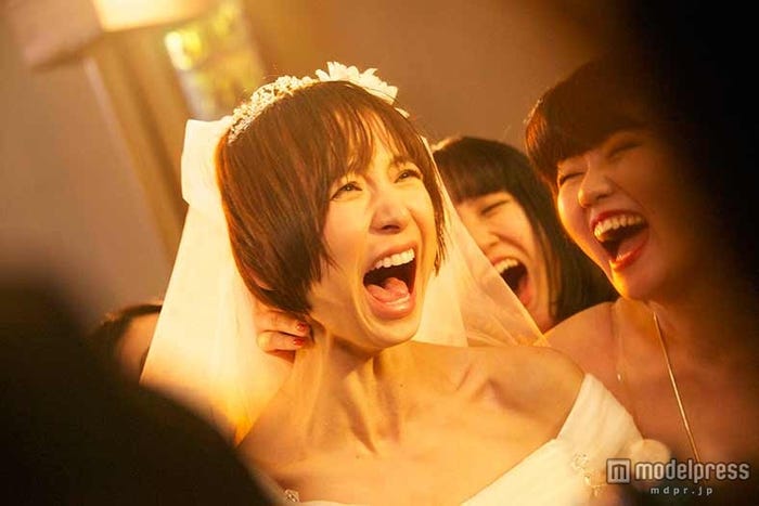 篠田麻里子が絶叫 アクションに初挑戦 (C)2015「リアル鬼ごっこ」学級委員会