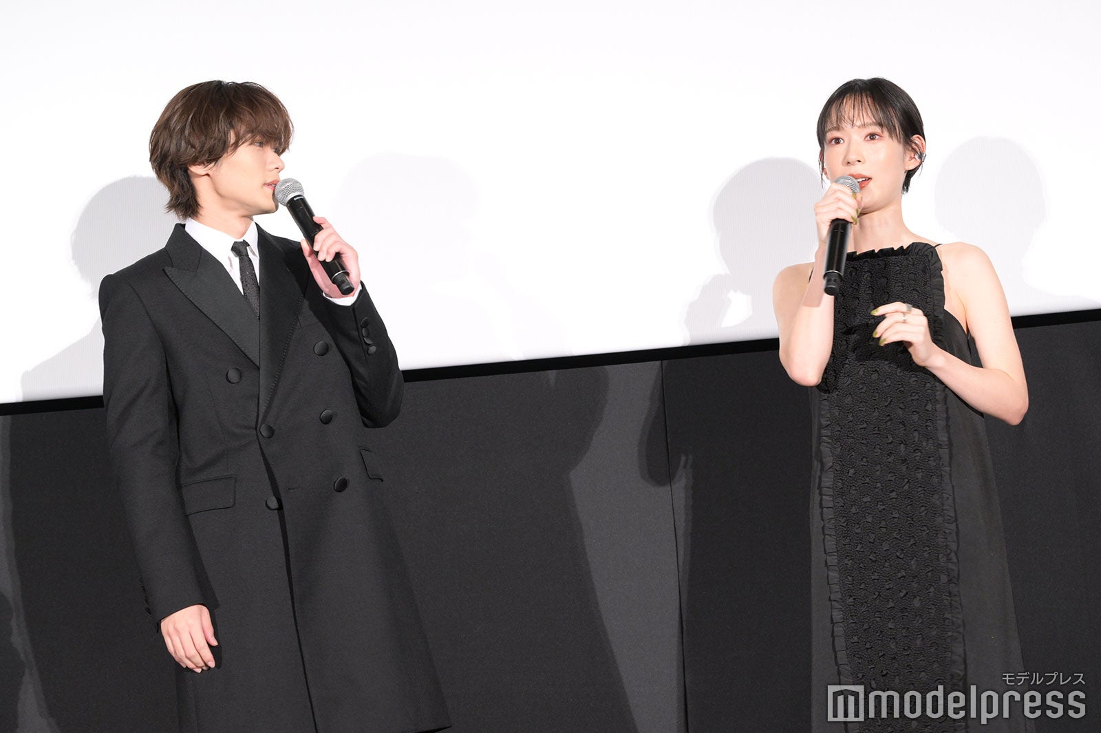 川村壱馬、穂志もえか（C）モデルプレス