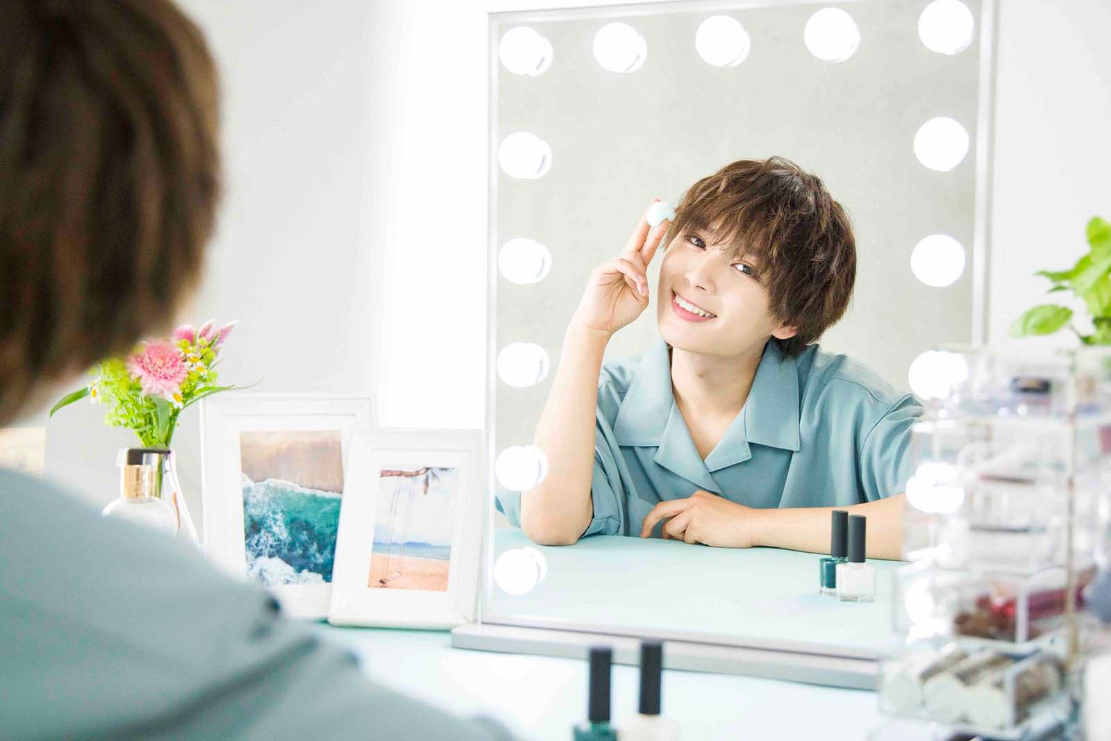 なにわ男子・大西流星、デート前のメイクアップの様子公開　こだわりのポイントメイクも明かす