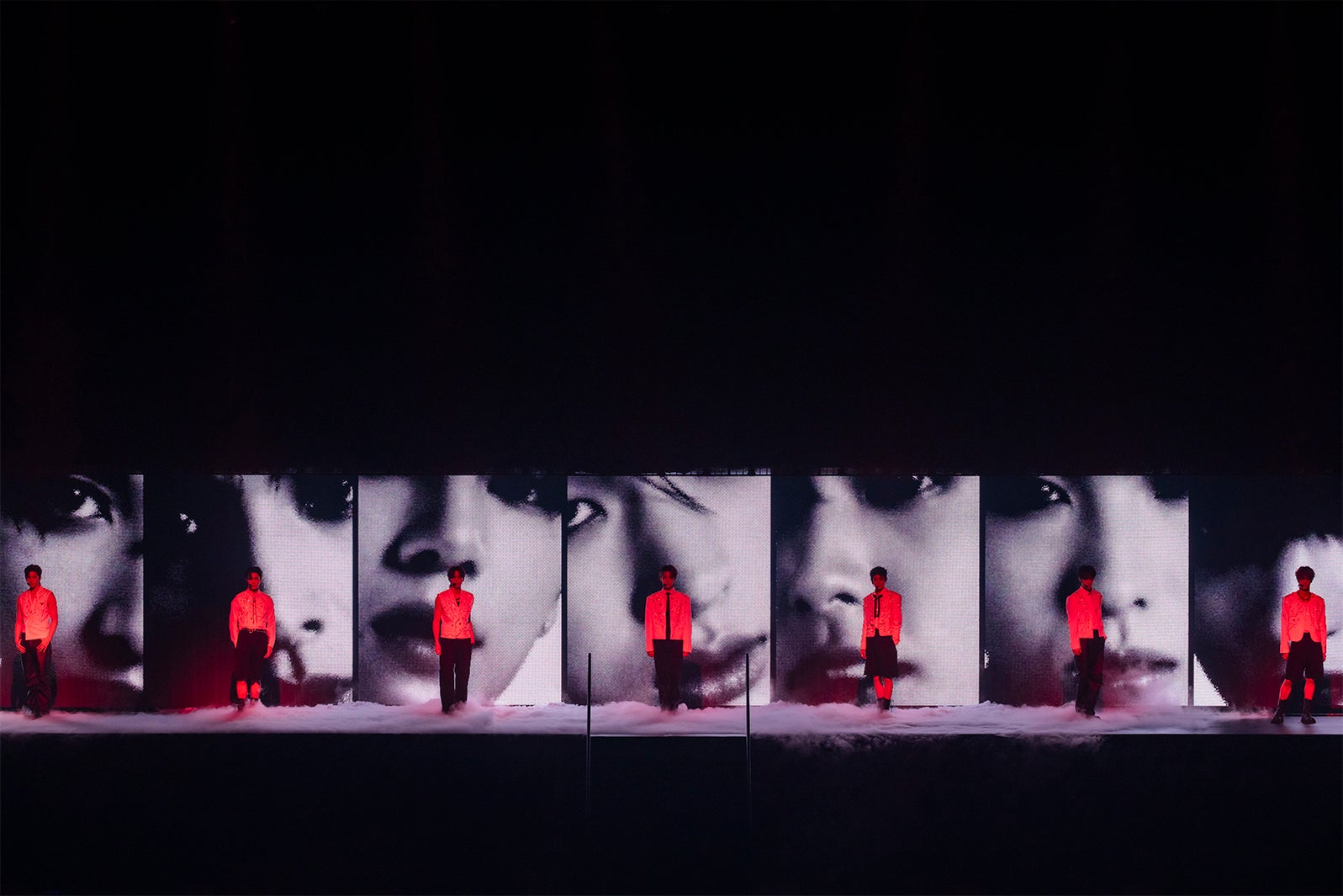 NEXZ　撮影：田中聖太郎写真事務所