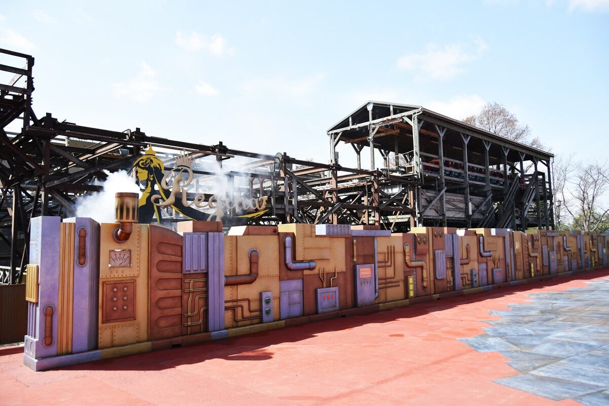 “スチームパンク”をイメージしたエントランス付近