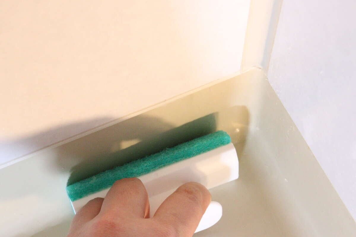 角の極み　浴室ブラシ　ガラスビーズ入　使用例