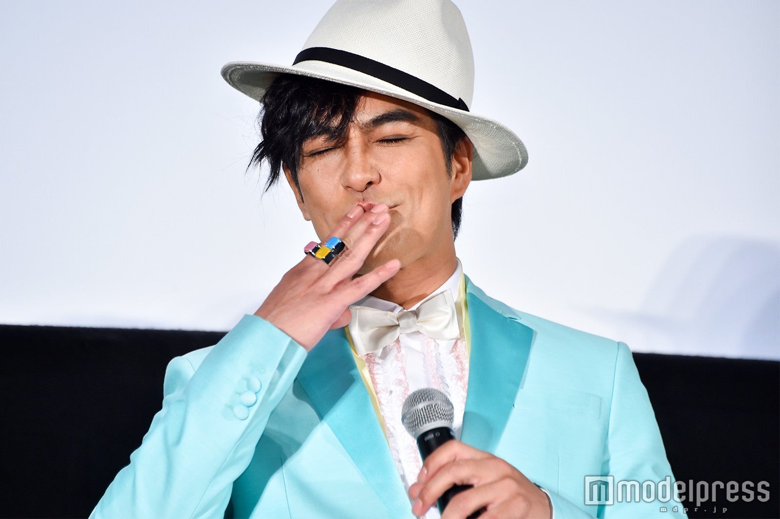 北村一輝、役になりきり投げキッス （C）モデルプレス