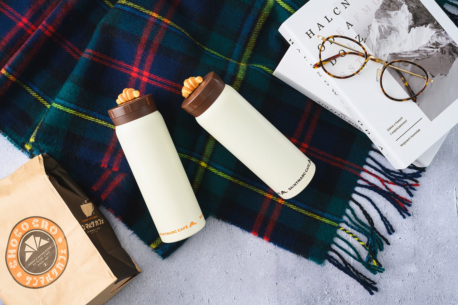 「サンマルクカフェ福袋2026」チョコクロチャーム付きタンブラー（提供写真）