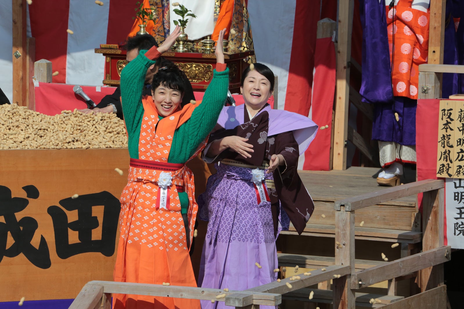 安藤サクラら「まんぷく」キャストが節分豆まき　2万人超えの来場者