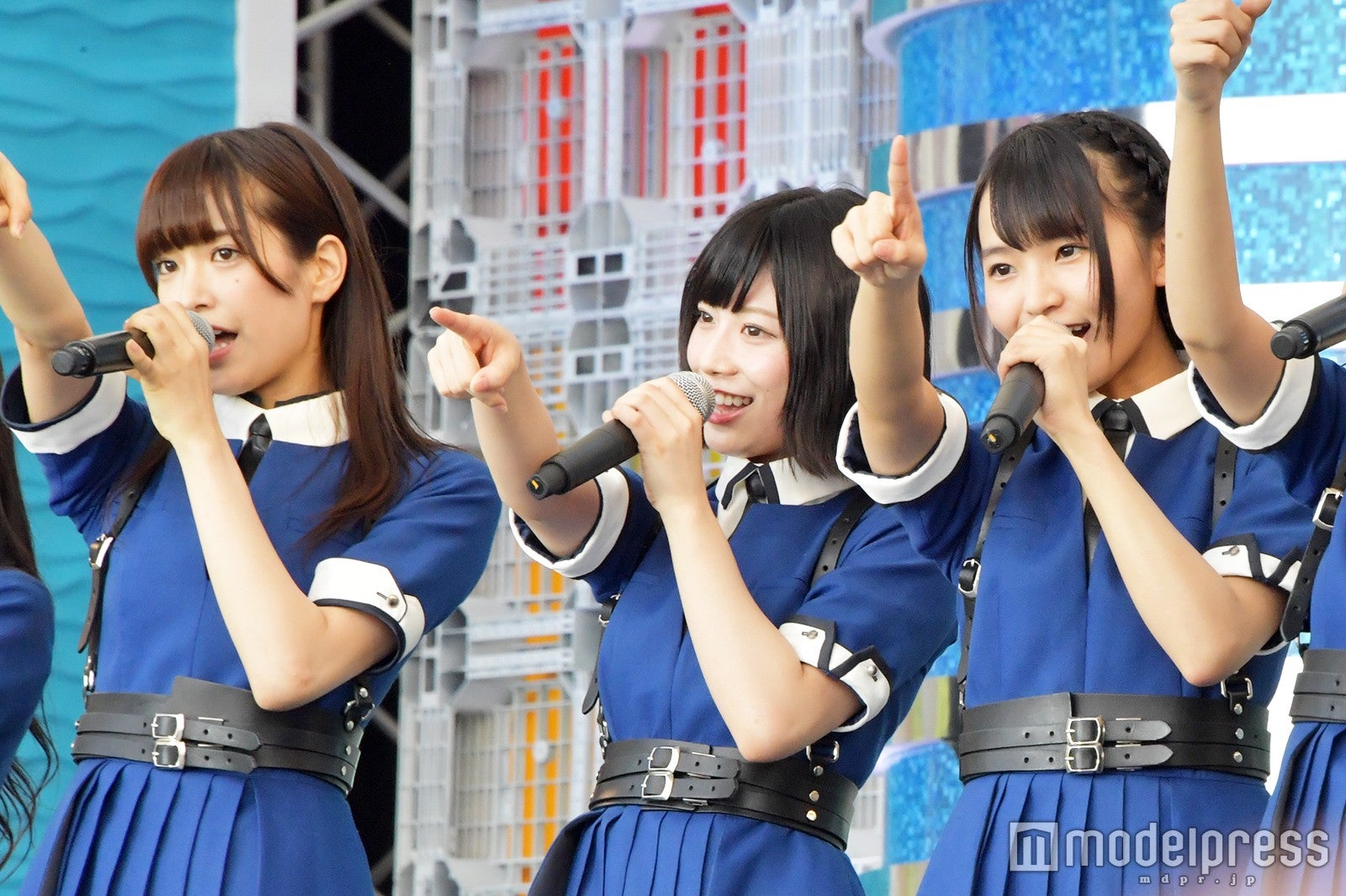 佐々木久美、東村芽依、高瀬愛奈（C）モデルプレス