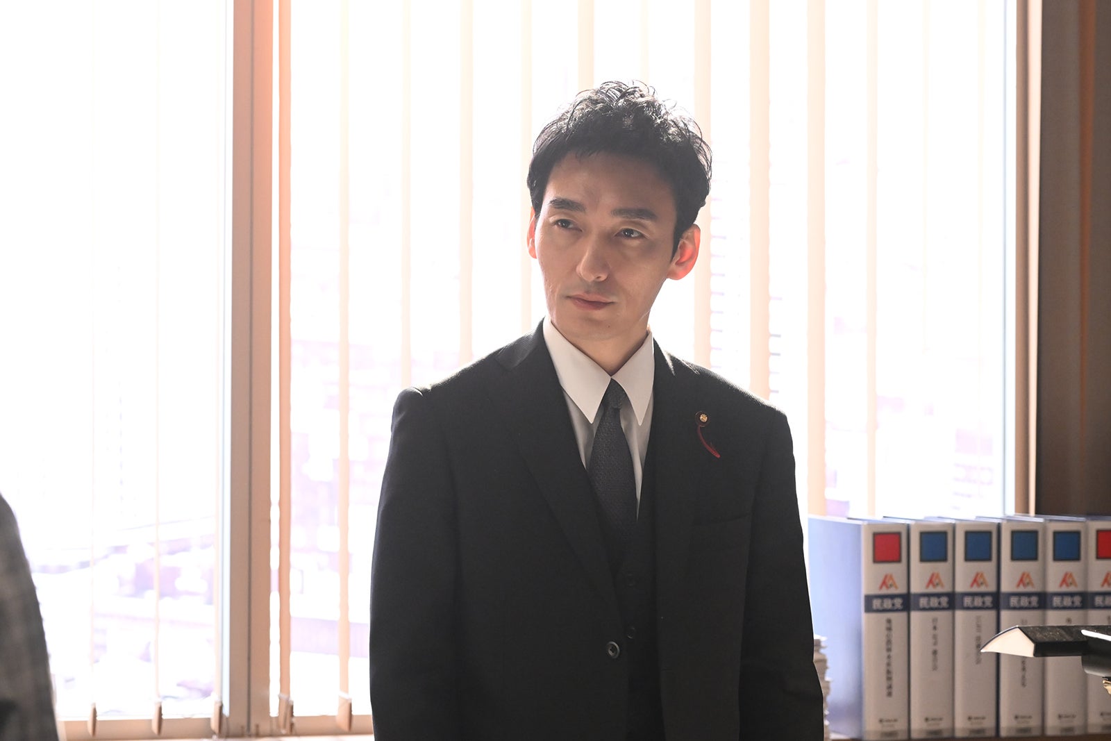 草なぎ剛 「罠の戦争」最終話より（C）カンテレ