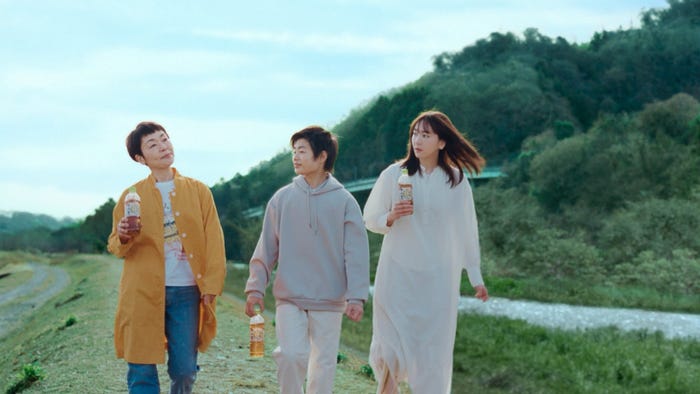 小林聡美、斎藤汰鷹、新垣結衣(提供写真)