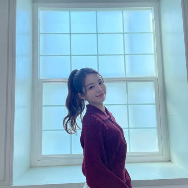 NiziUアヤカ、新鮮なポニーテール姿公開｢天使｣｢世界一可愛い｣と反響