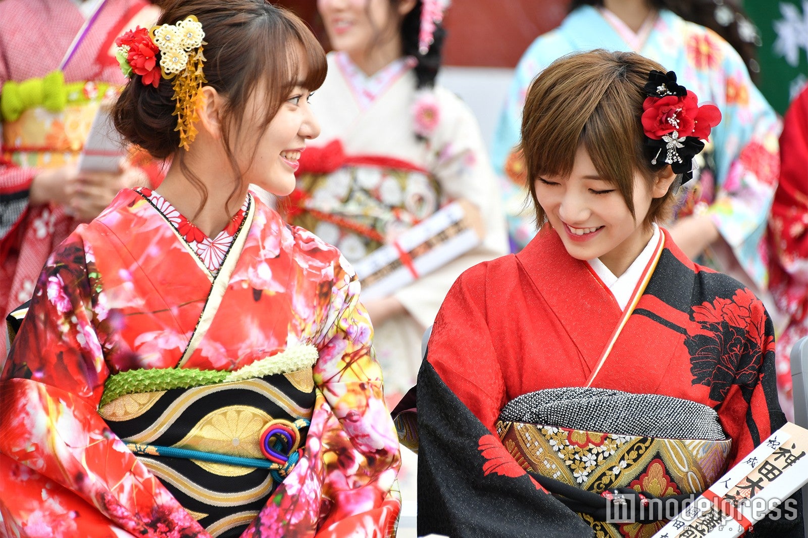 宮脇咲良、岡田奈々 （C）モデルプレス