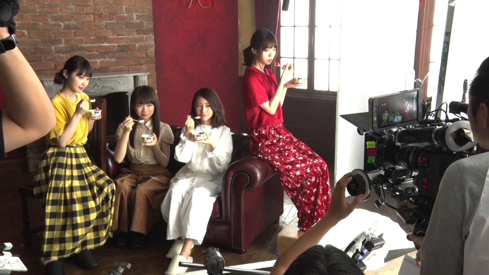 乃木坂46／新CMメイキングより（C）乃木坂46LLC