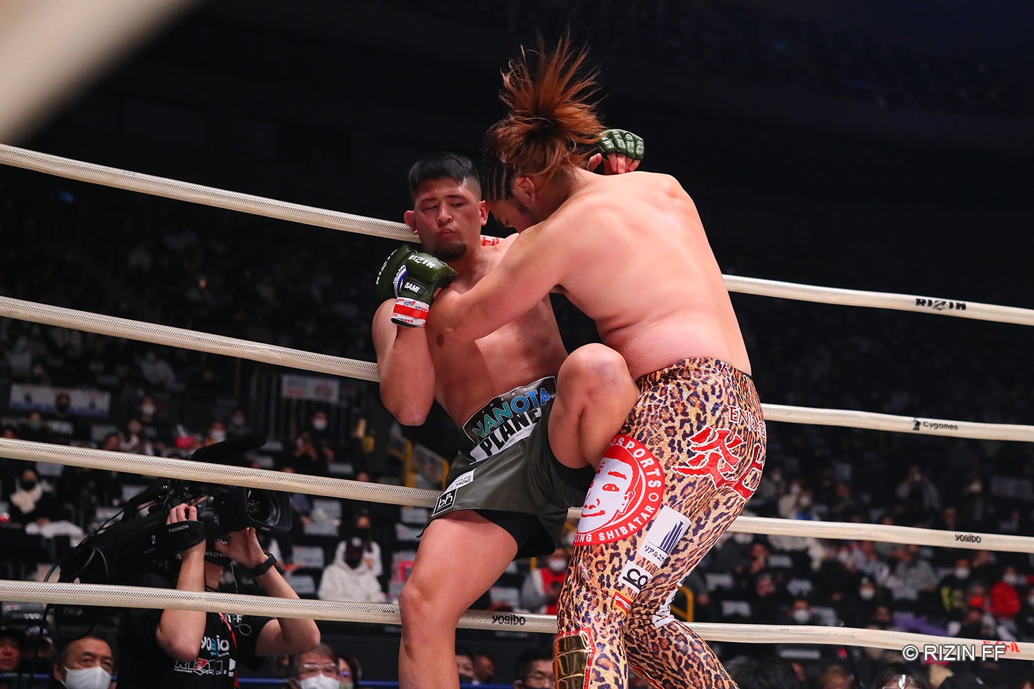 シバターVSHIROYA（C）RIZIN FF