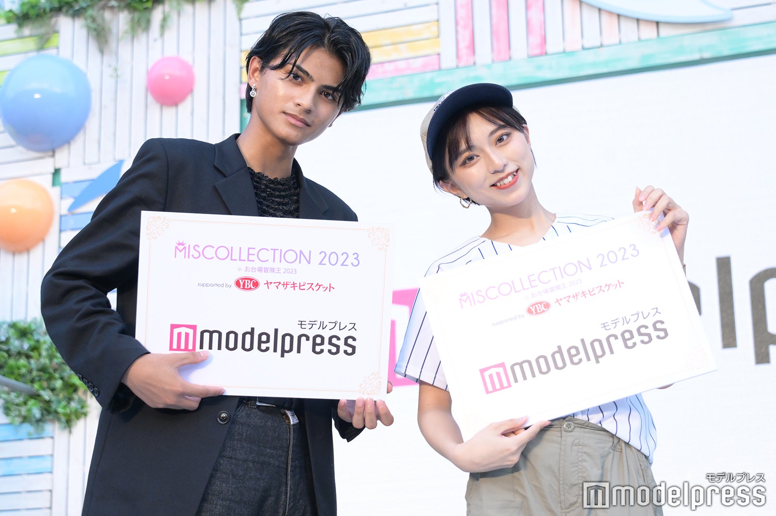 モデルプレス賞を受賞したレキムニャット アンさん、小西莉々栞さん（C）モデルプレス