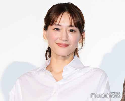 綾瀬はるか、白の和装姿で新年の挨拶「うっとりするくらい綺麗」「清らかで上品」の声