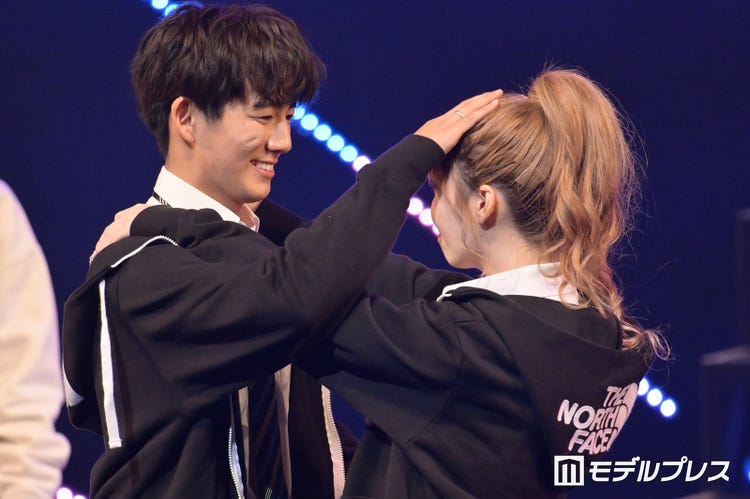 今日好き ゆいはるカップル 頭ぽん 背伸びハグが可愛すぎ 交際半年 のラブラブエピソードも Tgc Teen 22 Tokyo モデルプレス 今日好き ゆいはるカップル 頭ぽん 背伸びハグが可愛すぎ 交際半年 のラブラブエピソードも Tgc Teen 22 Tokyo モデルプレス