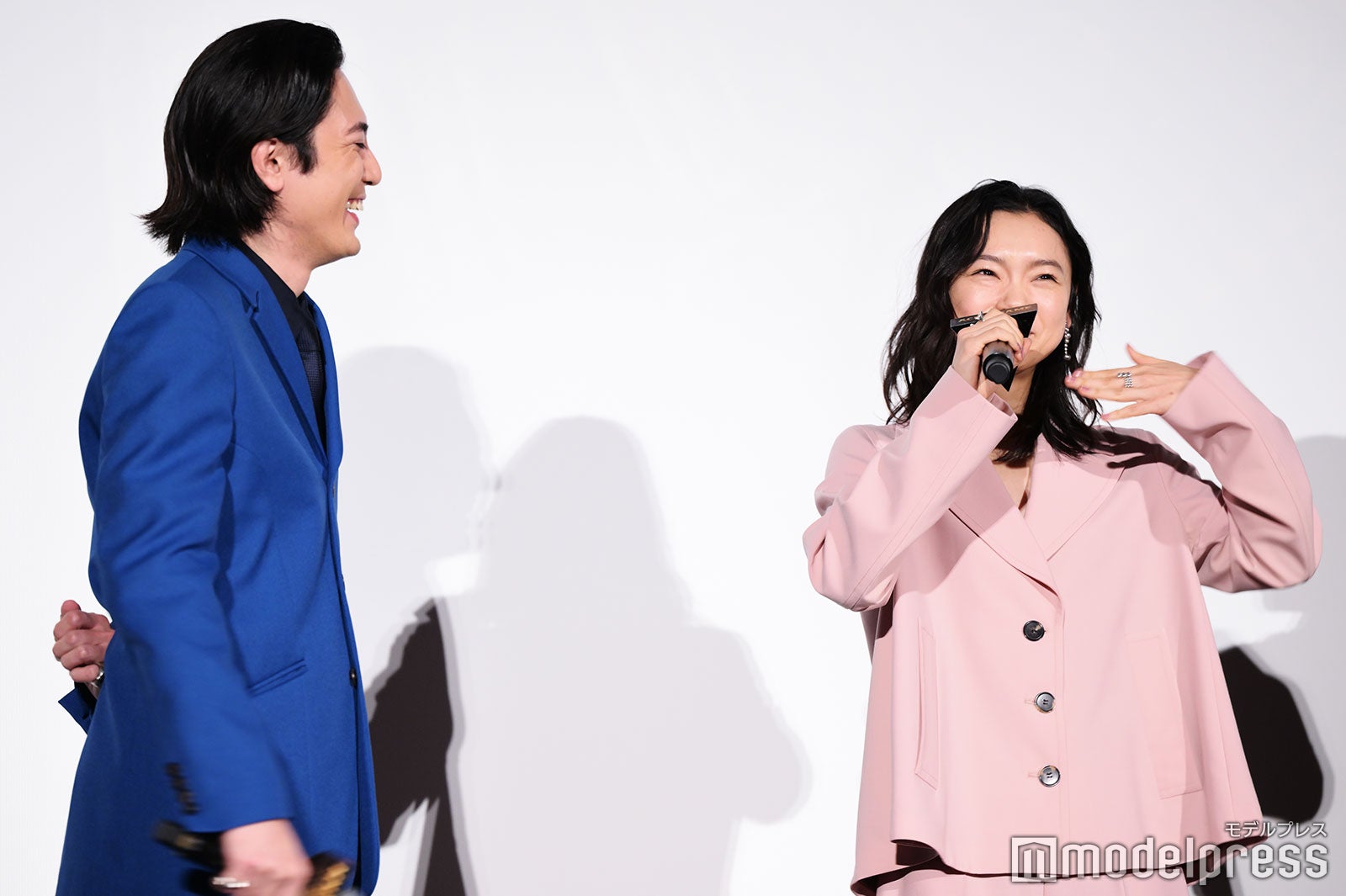 間宮祥太朗、古川琴音（C）モデルプレス