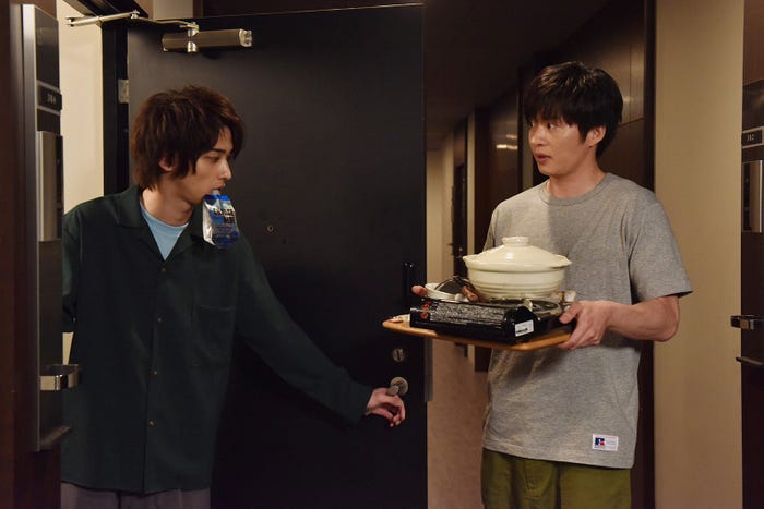 横浜流星、田中圭/「あなたの番です」第11話より(C)日本テレビ