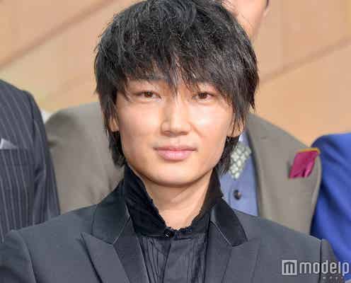 綾野剛、デビュー前の“エキストラ経験”明かす 浅野忠信と「8時間ずっと…」